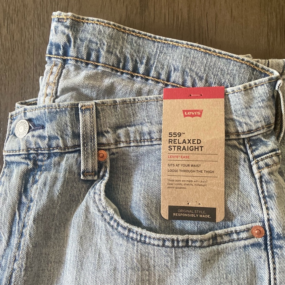 Mens Levi jeans size 33x32 NWT relaxed straight fit - Picture 3 of 6